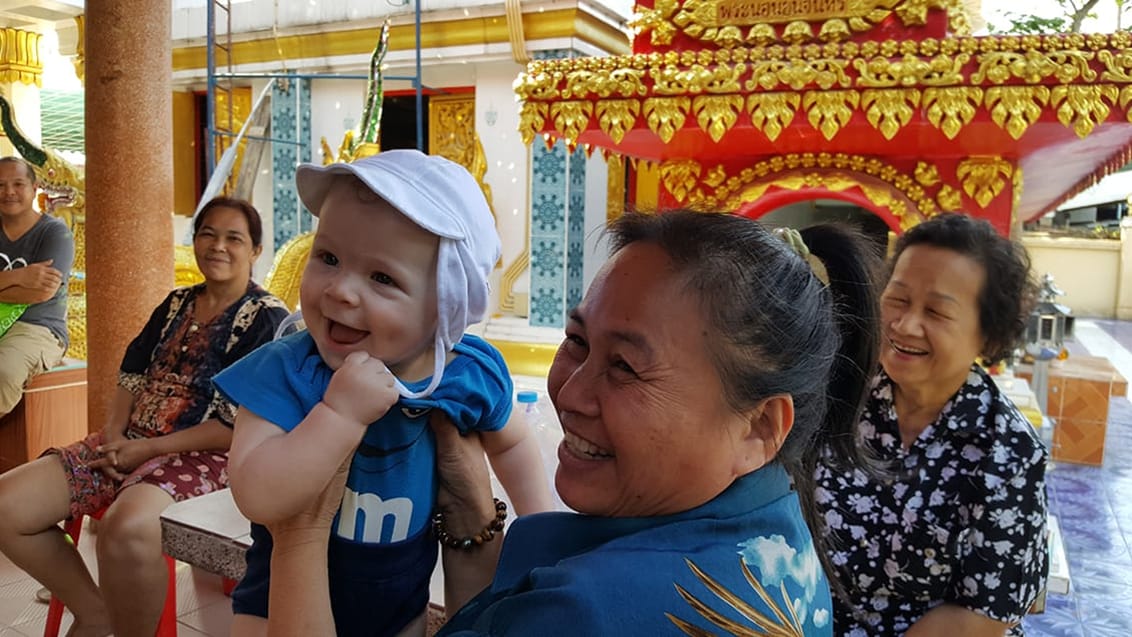 Tre-generationers öluffning Thailand