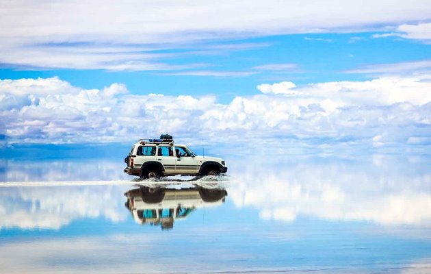 Det er et must i Bolivia at komme på 4WD tur ved Salar de Uyuni