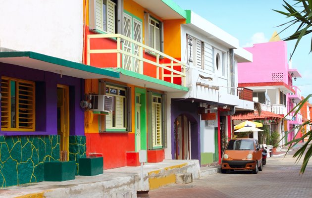 Farverige huse på Isla Mujeres