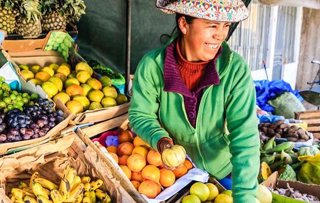 På frugtmarked i Cuzco kan du få de lækreste smoothies og juices
