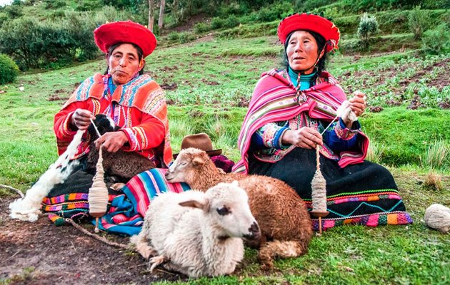 Tag på opdagelse i den hellige dal udenfor Cuzco, som byder på farverige markeder og ruinbyerne Ollantaytambo, Pisac og Sacsayhuaman