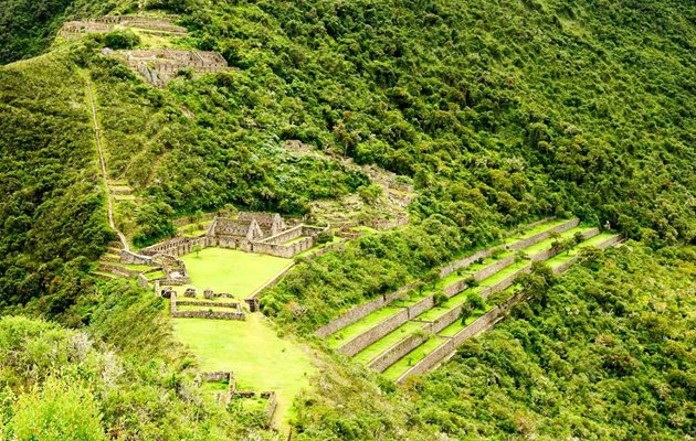 Choquequirao blev opført i det 15. århundrede under Topa Yupanqui, der var søn af Machu Picchus grundlægger, Pachacuti. Choquequirao er stadig under udgravning