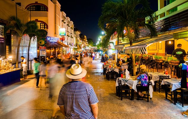 Gadebillede fra Avenida 5 i Playa del Carmen