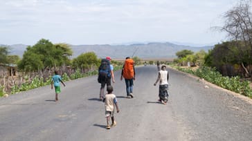 Res på egen hand i Uganda